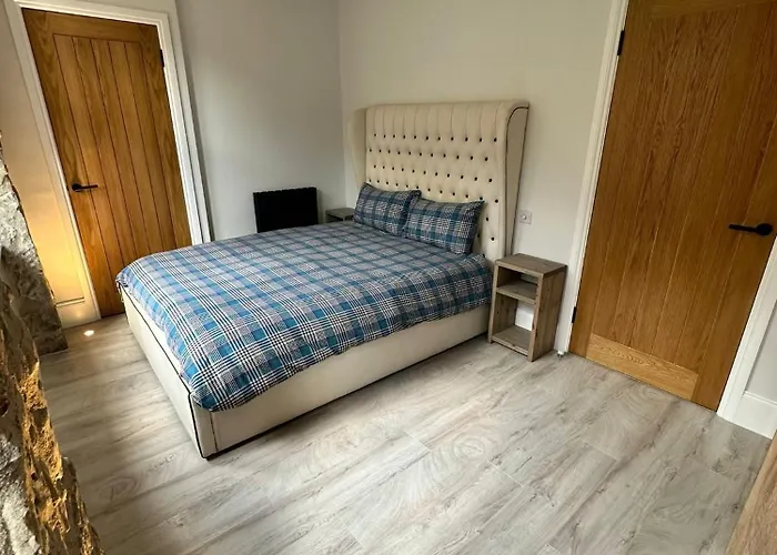Glasgow West End Tenement Apartment